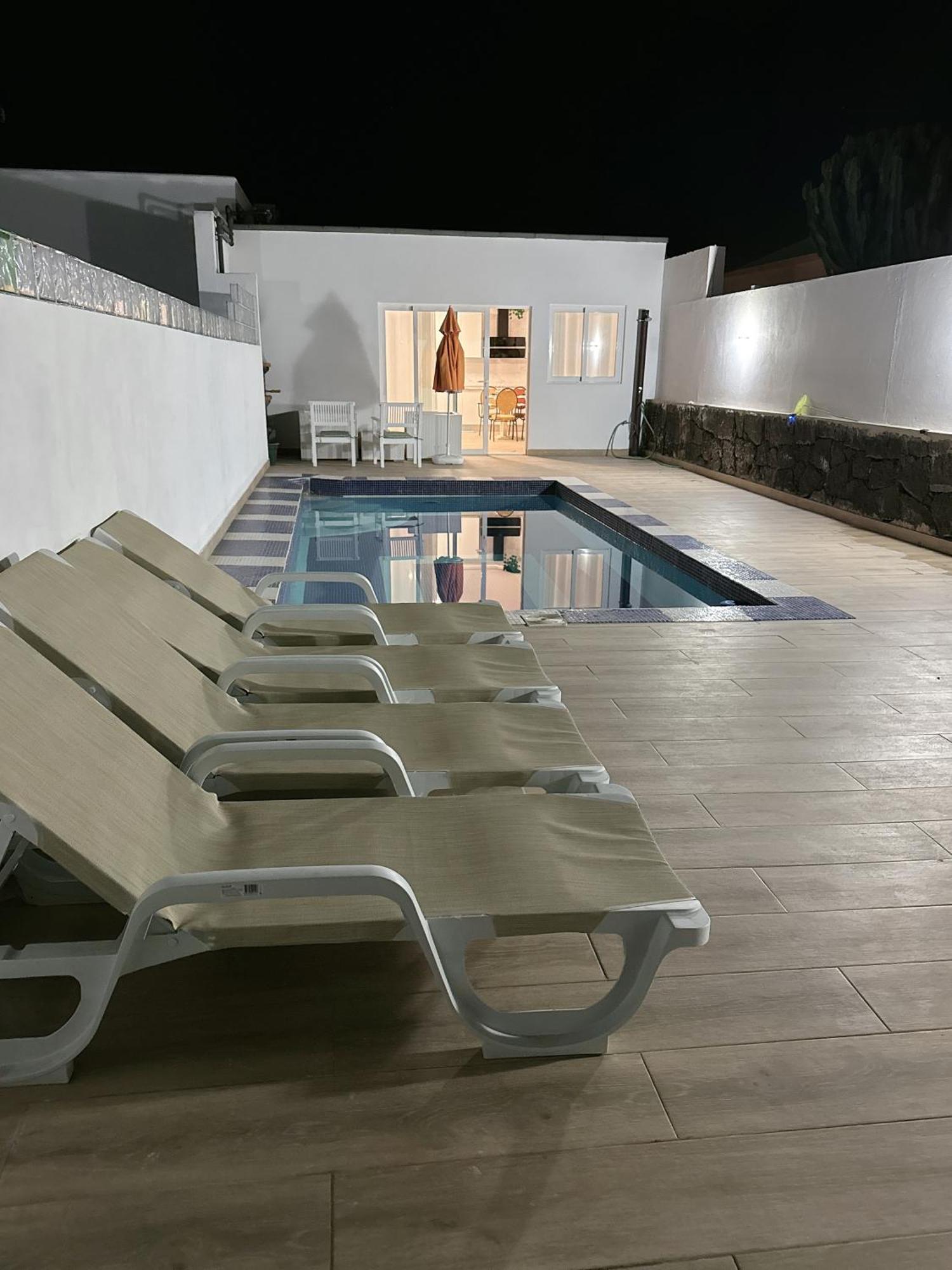 Villa Tony Playa Blanca  Buitenkant foto